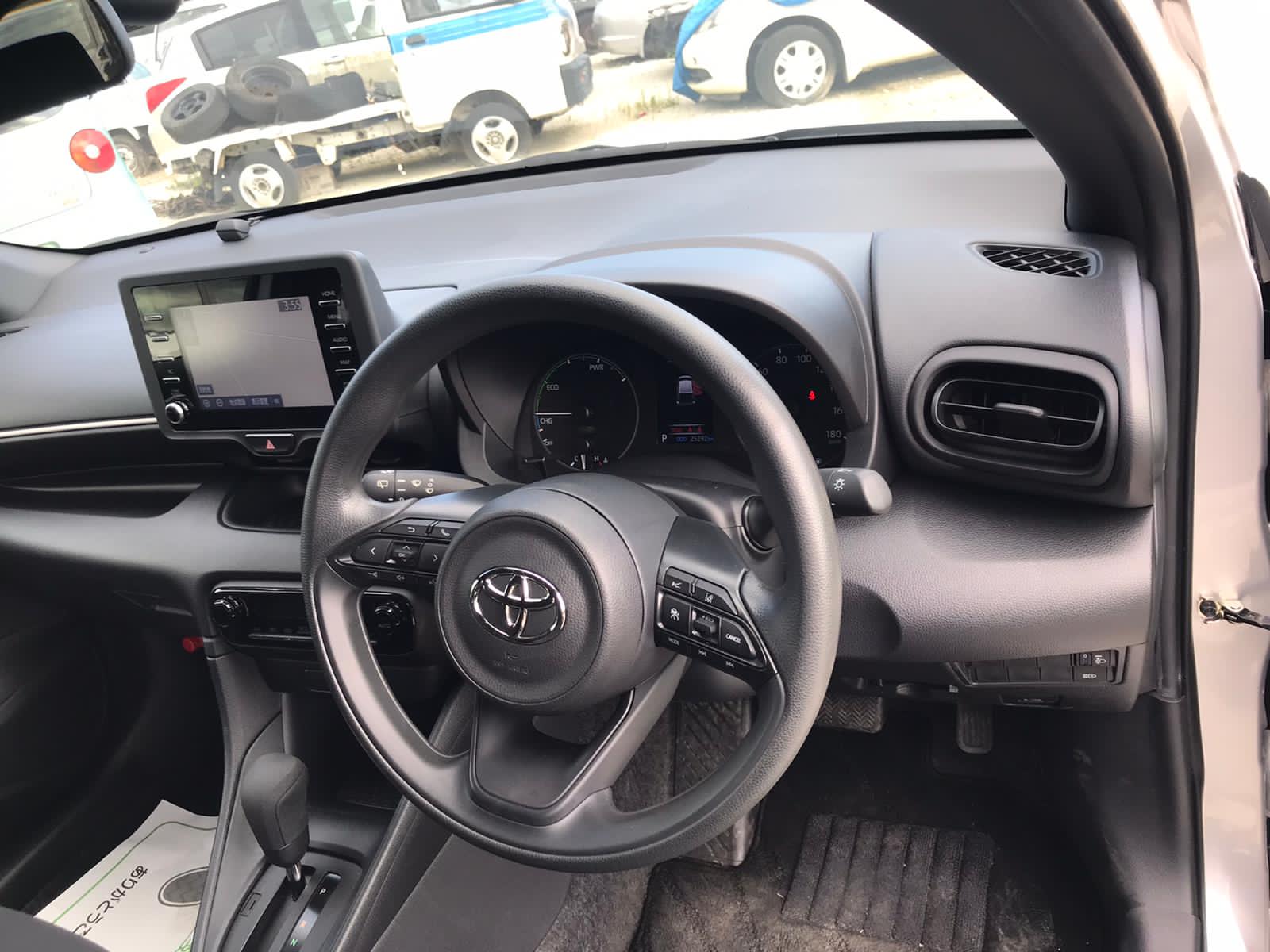 TOYOTA YARIS 2021